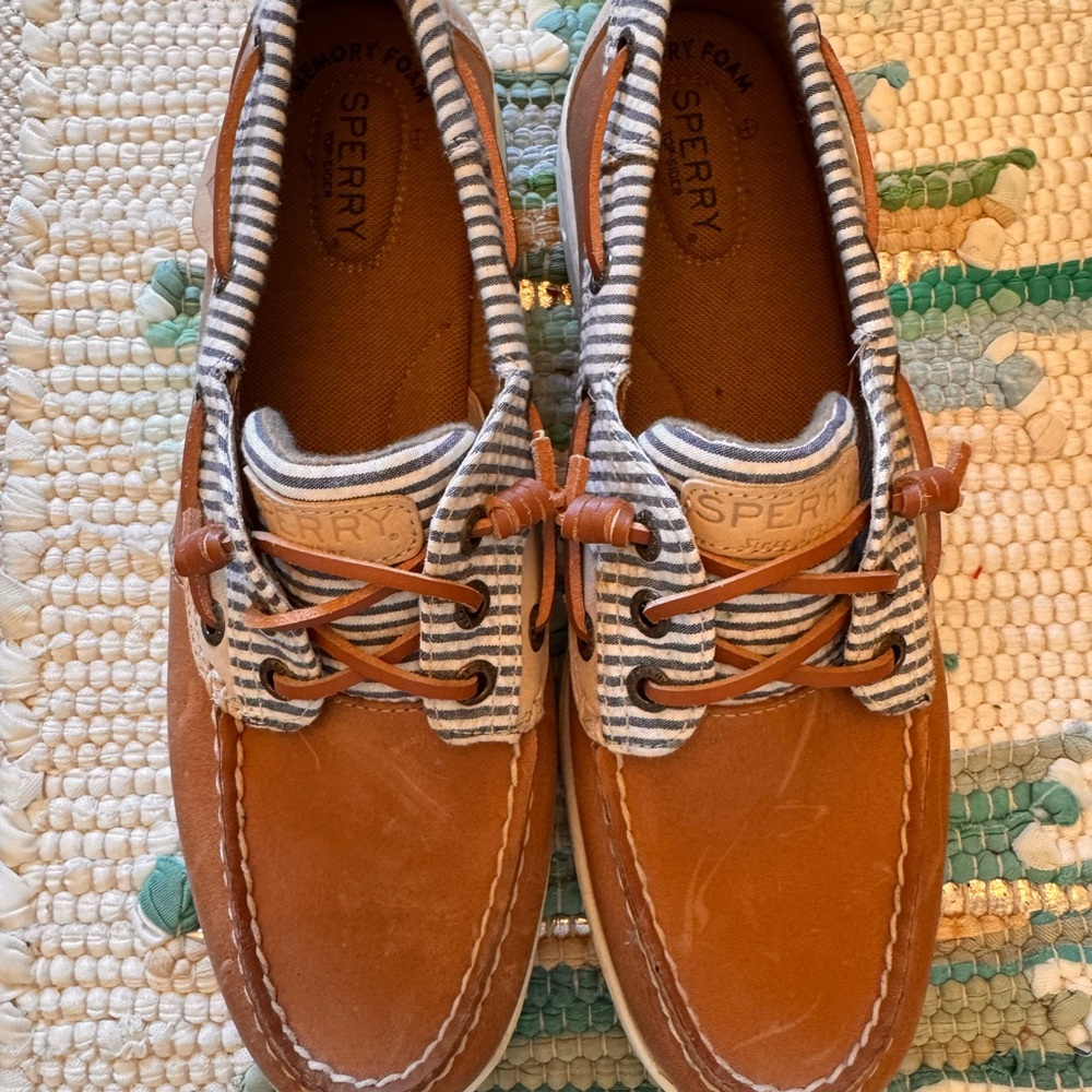 Sperry Women’s Tan and White Striped Boat Shoes